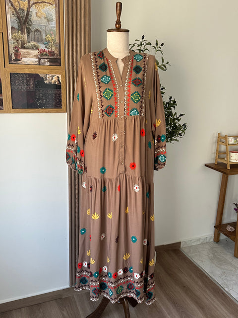 فستان عملي بني