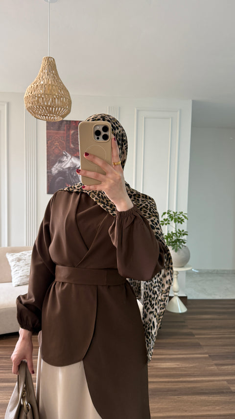 بلوزة طويلة