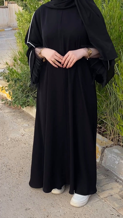 عباية خط أبيض
